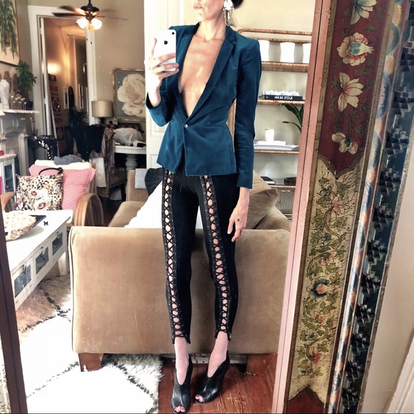 Elie Tahari Jackets & Blazers - Elie Tahari velvet blazer